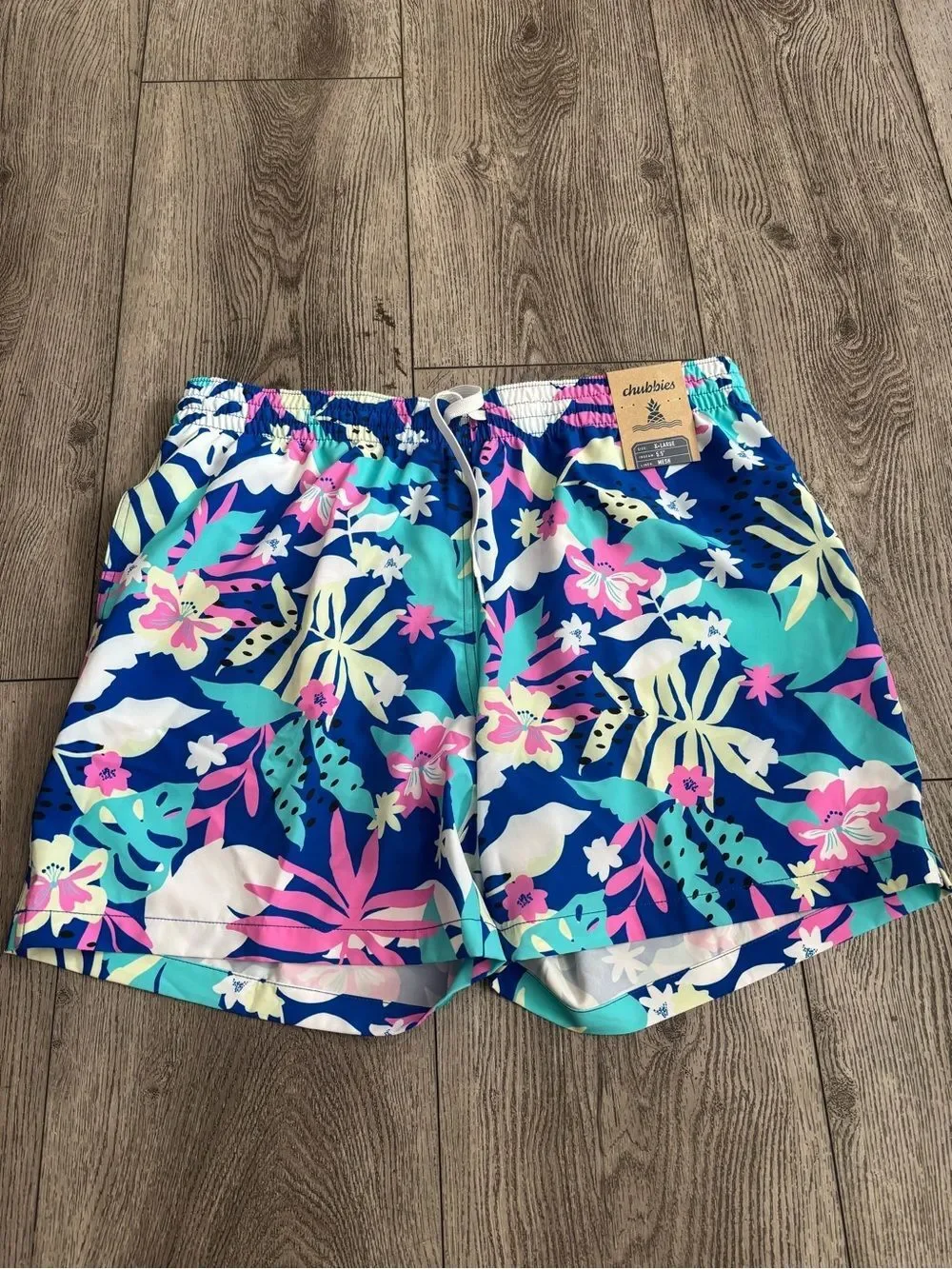 Chubbies men Navy Tropical Floral Swim Shorts